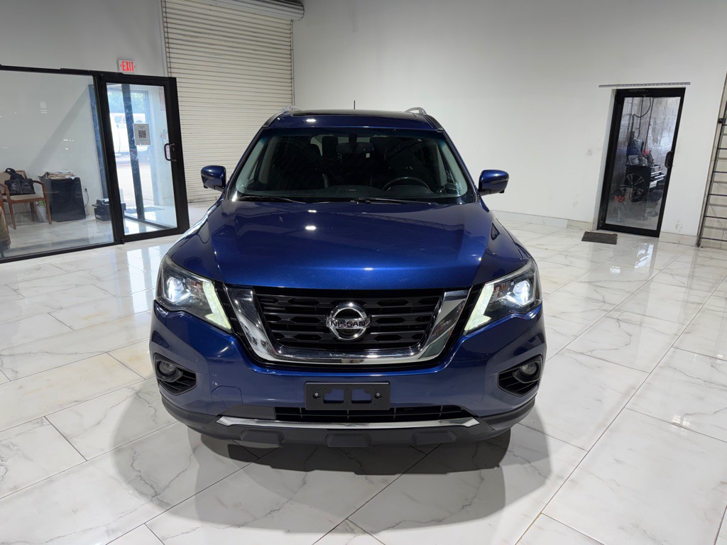 2018 Nissan Pathfinder Image 2