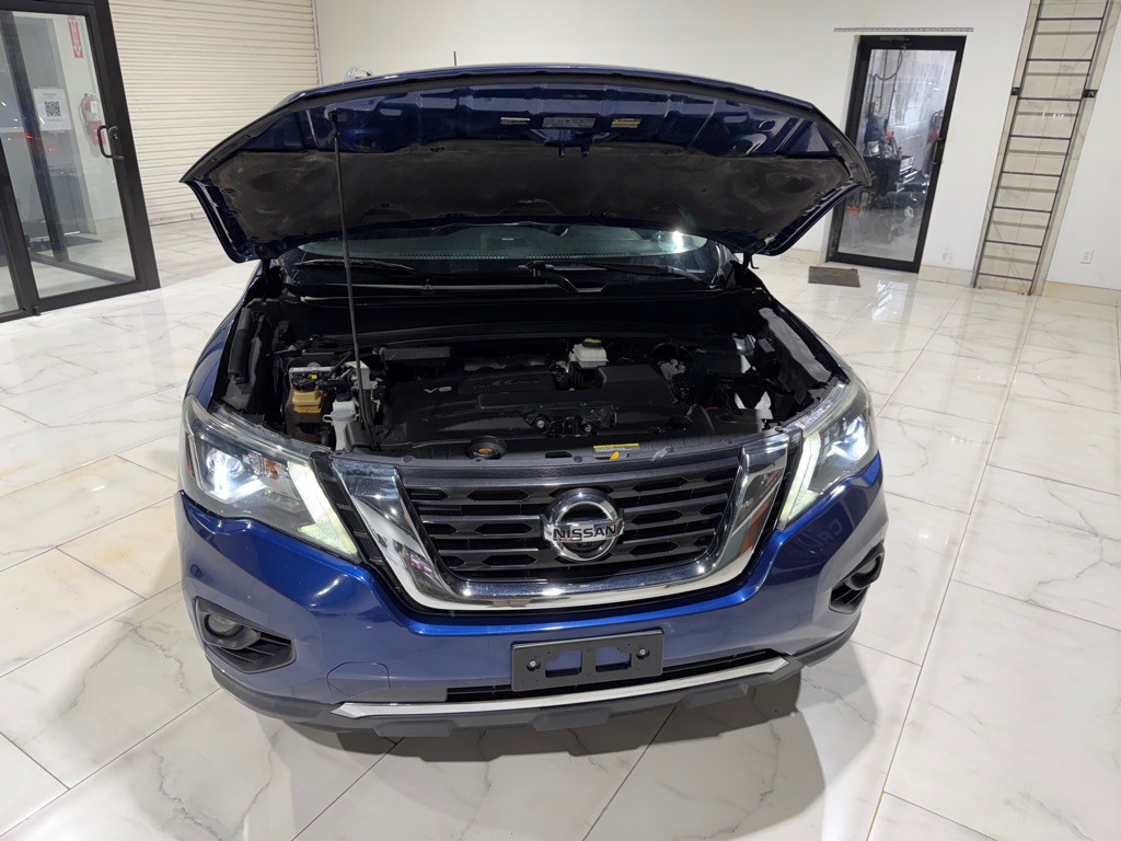 2018 Nissan Pathfinder Image 4