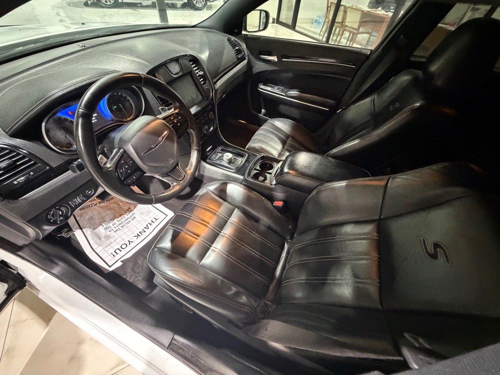 2021 Chrysler 300 Image 17
