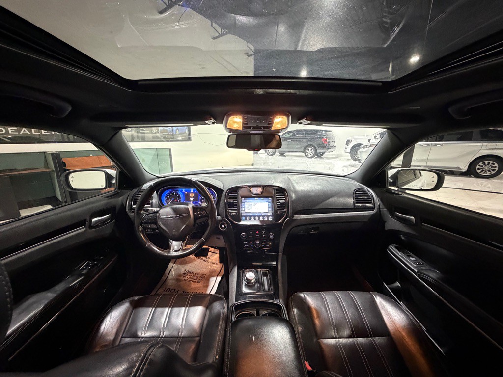 2021 Chrysler 300 Image 18