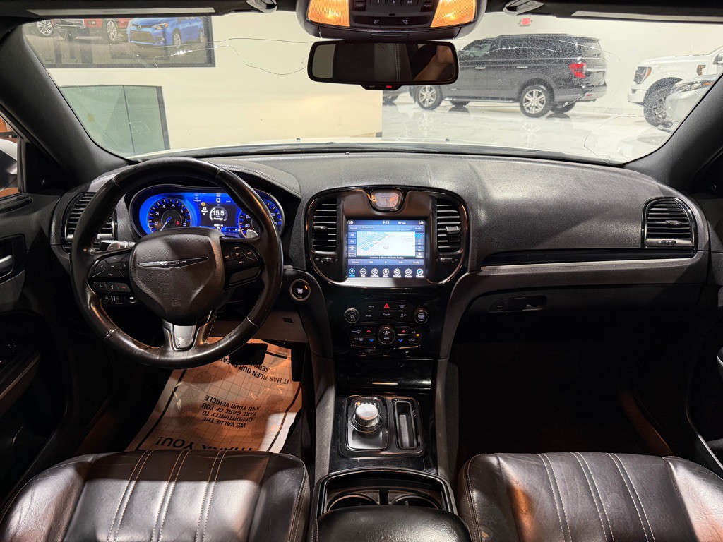 2021 Chrysler 300 Image 19