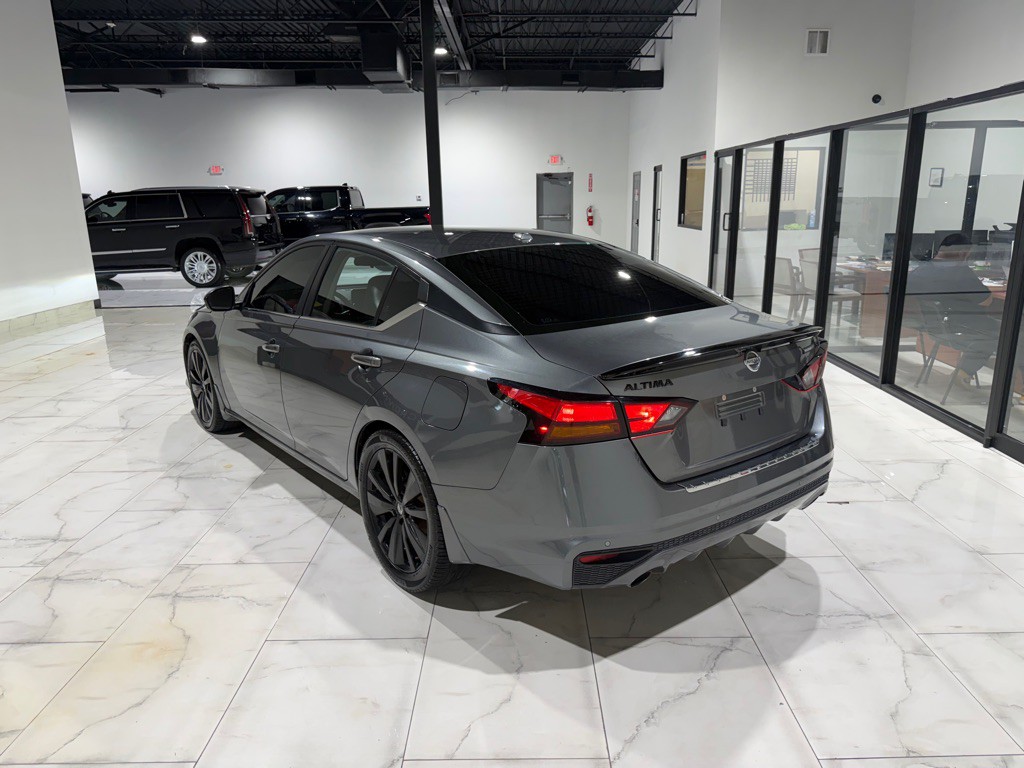 2022 Nissan Altima Image 11