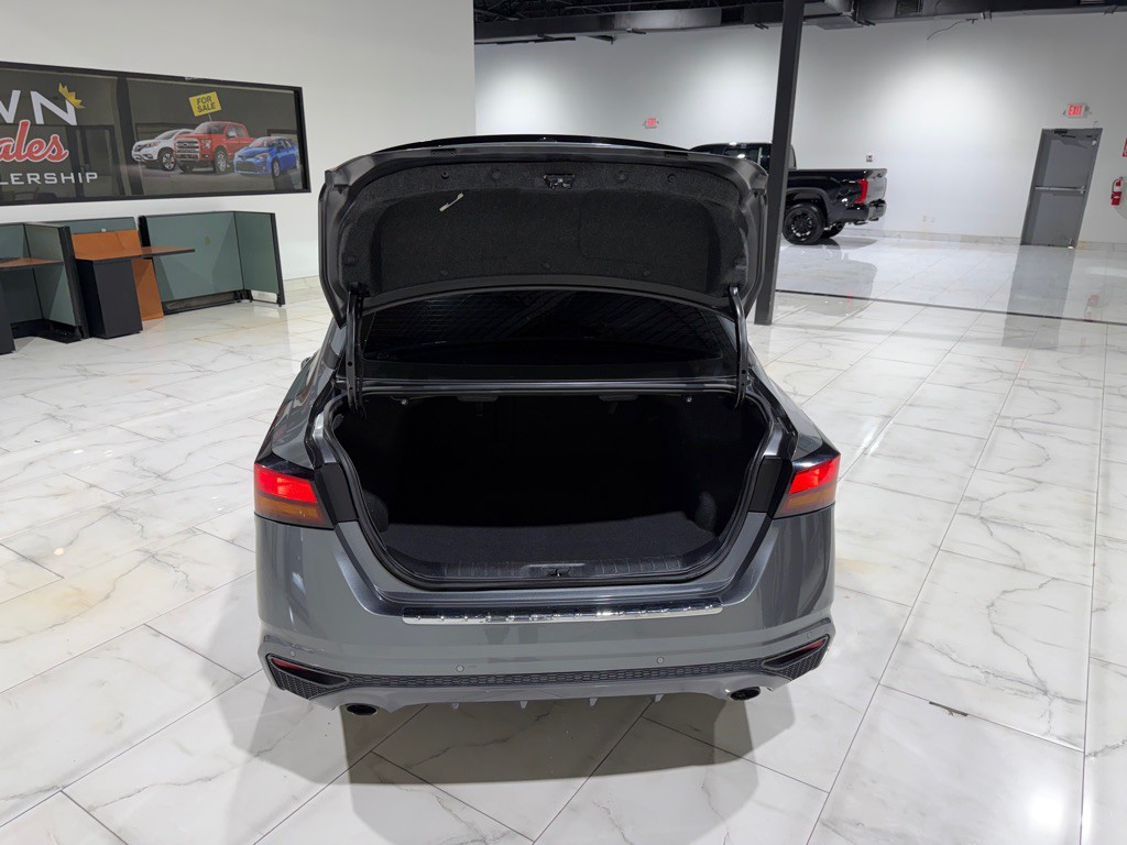 2022 Nissan Altima Image 12
