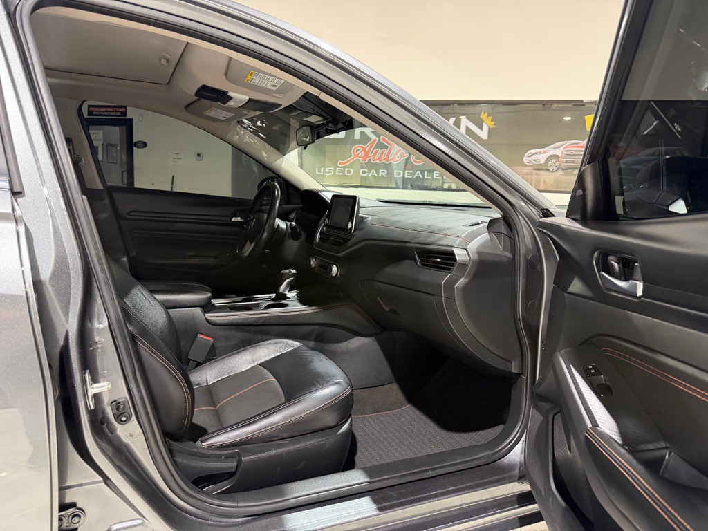 2022 Nissan Altima Image 15