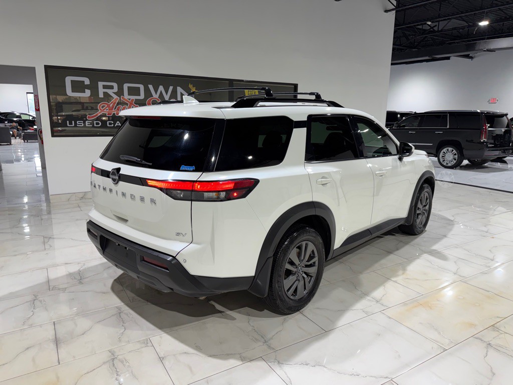 2022 Nissan Pathfinder Image 9