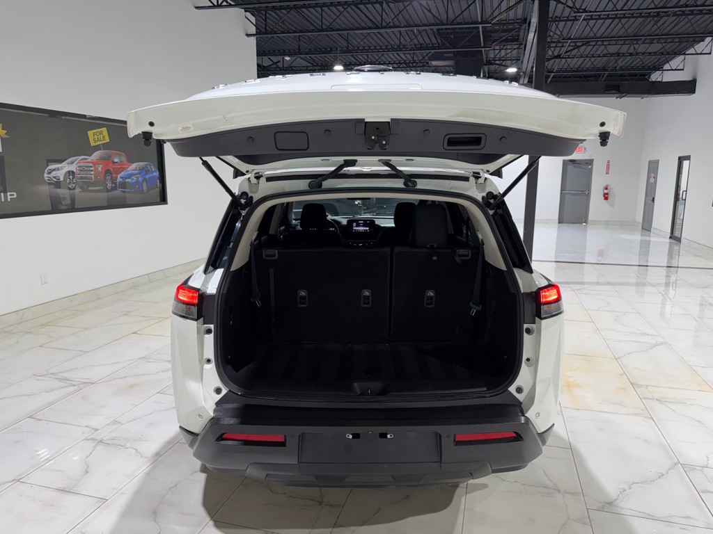 2022 Nissan Pathfinder Image 12