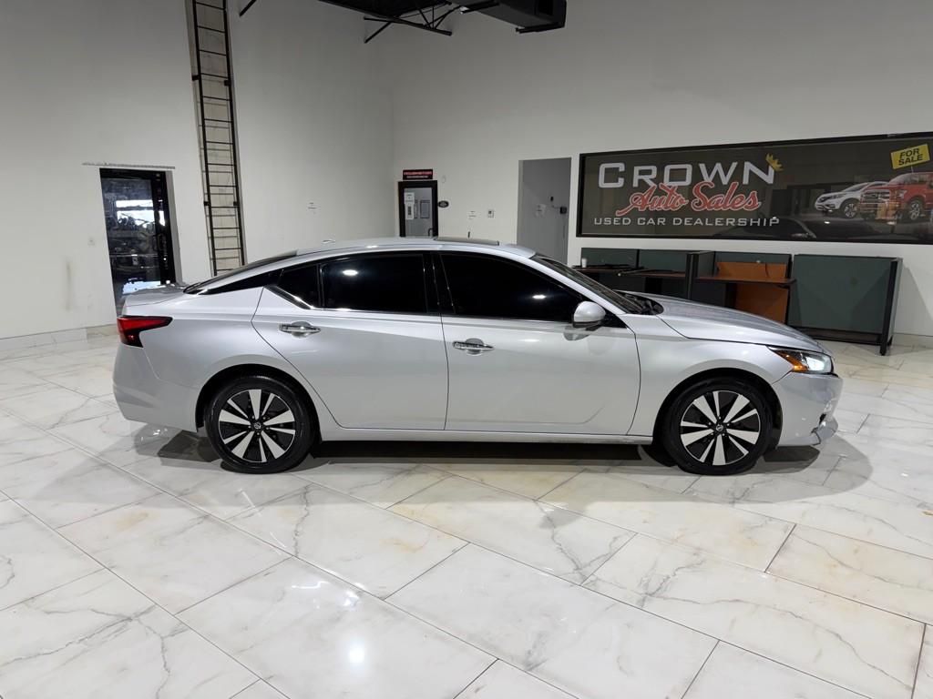2020 Nissan Altima Image 8