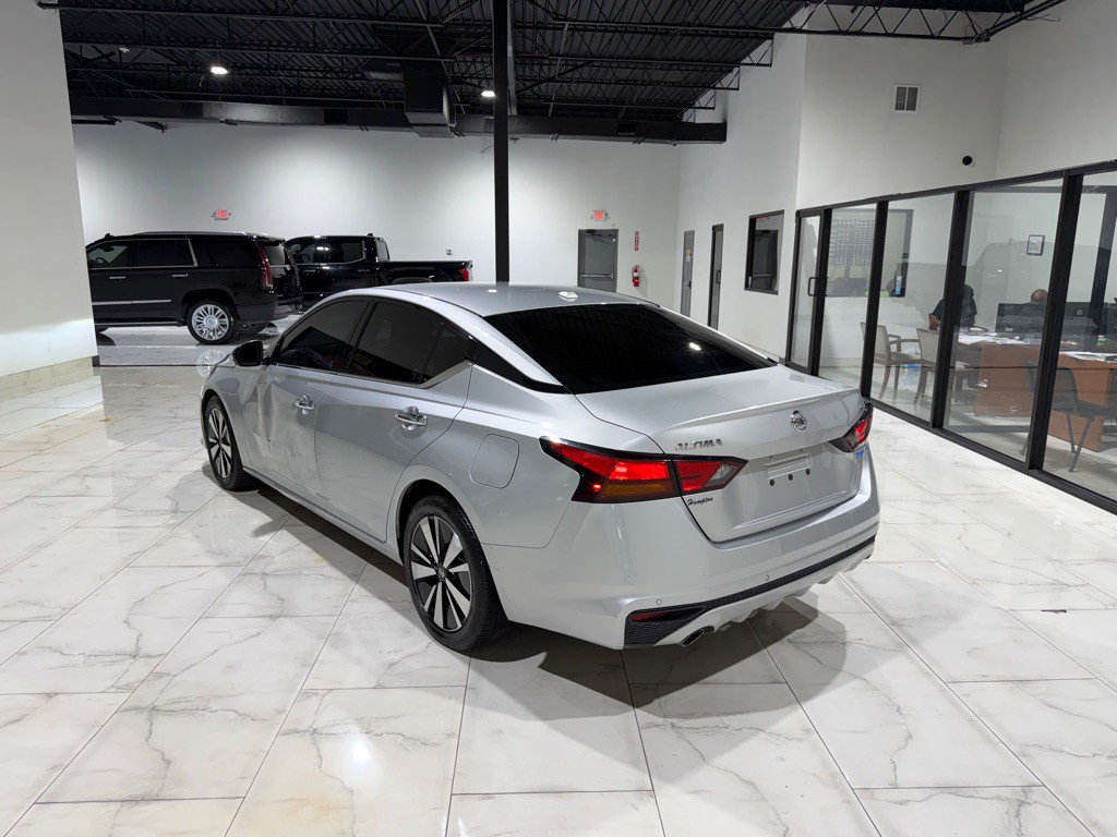 2020 Nissan Altima Image 9