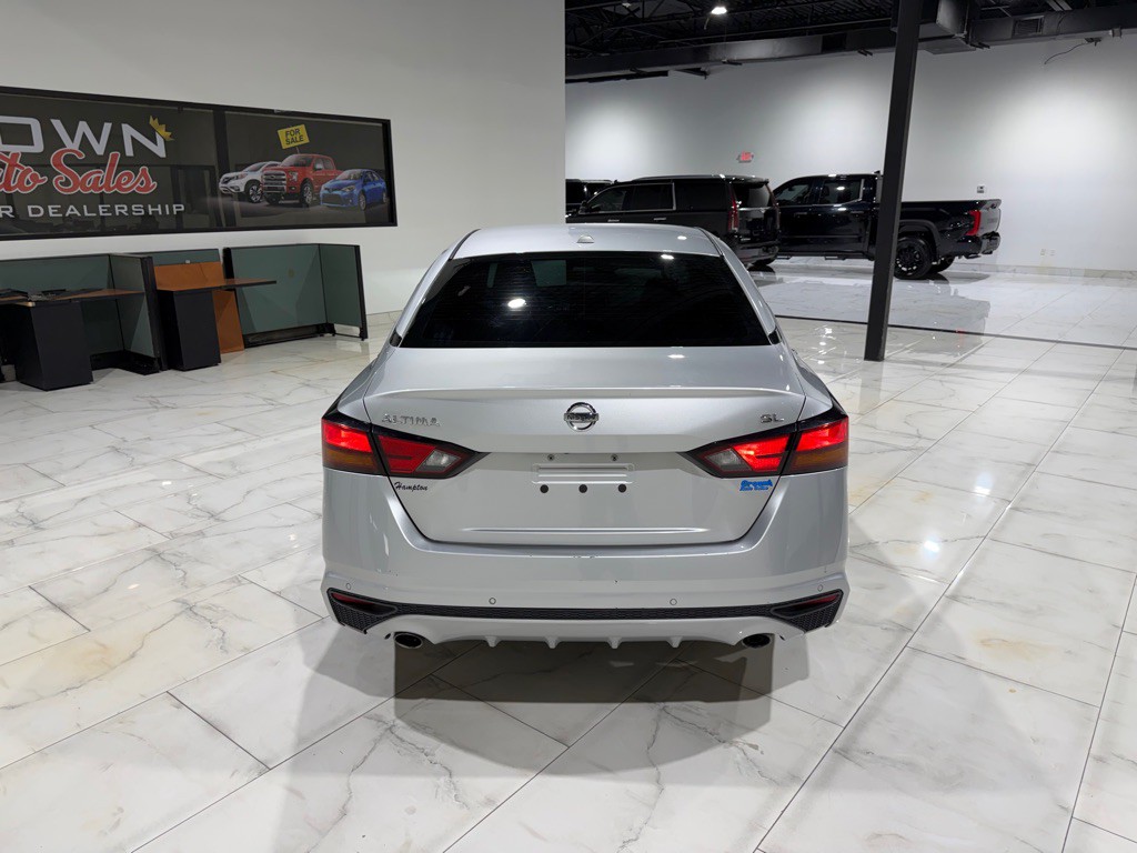 2020 Nissan Altima Image 10