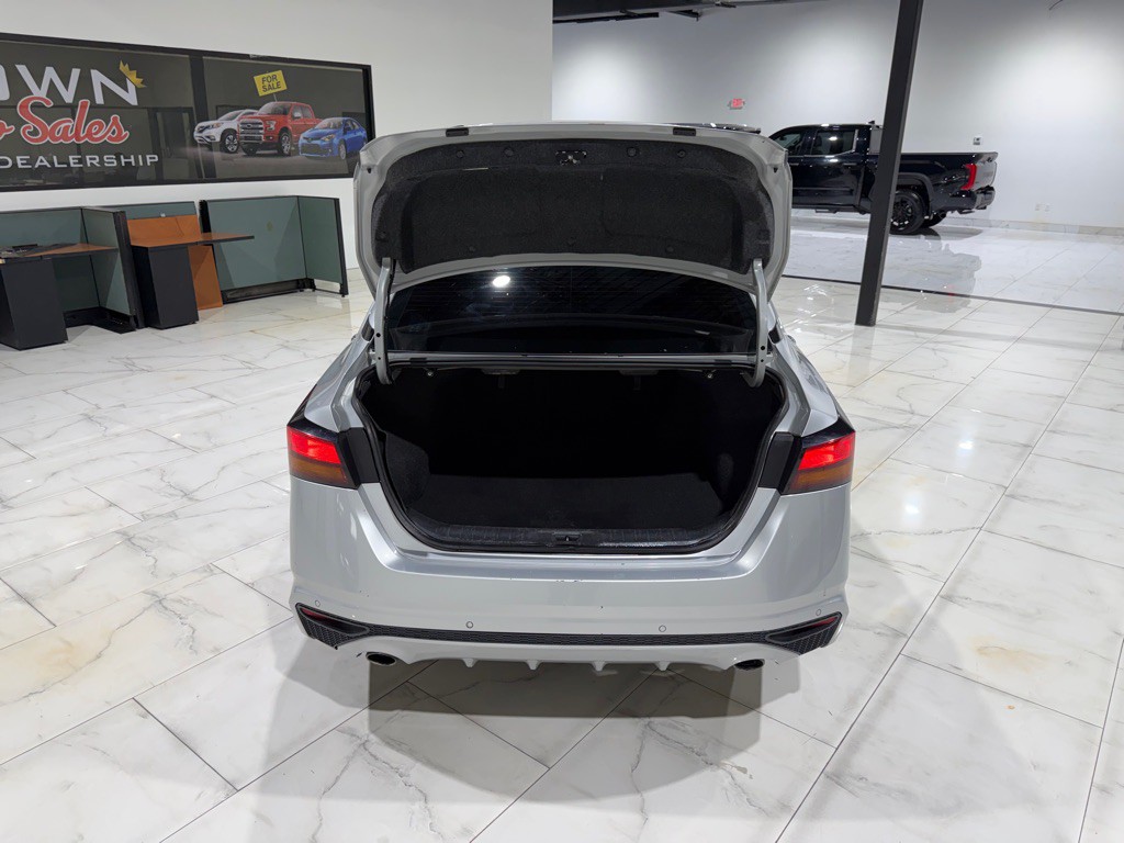 2020 Nissan Altima Image 12