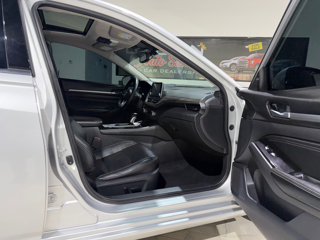2020 Nissan Altima Image 15