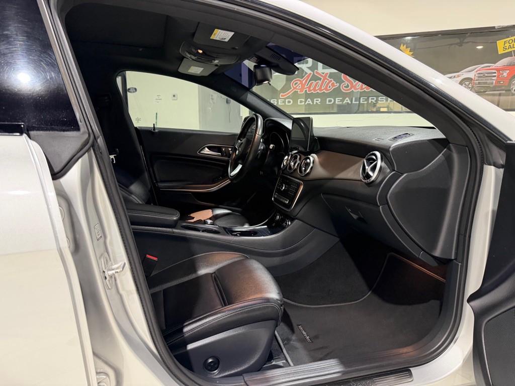 2018 Mercedes-Benz CLA-Class Image 15