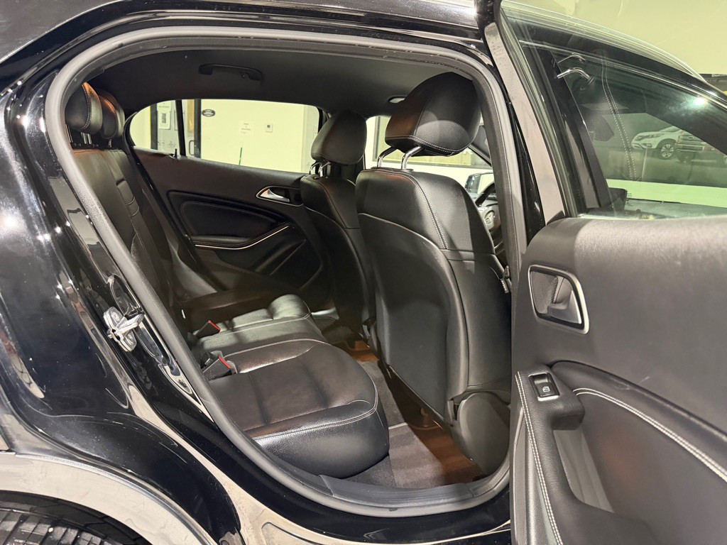 2020 Mercedes-Benz GLA-Class Image 14