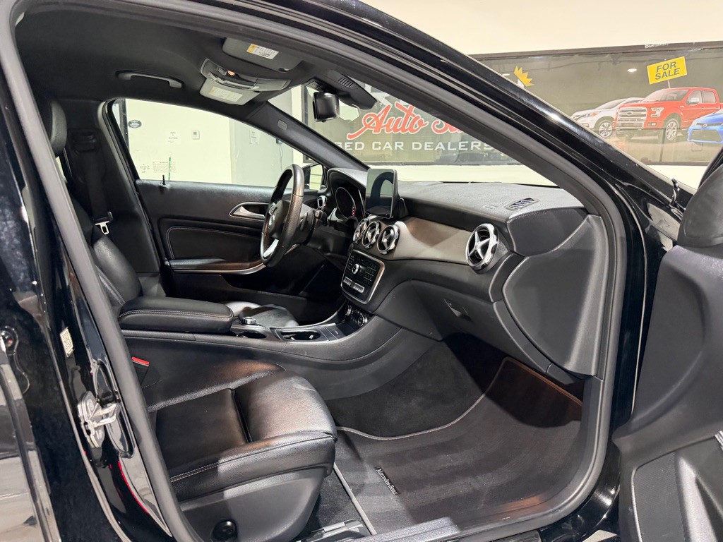 2020 Mercedes-Benz GLA-Class Image 15