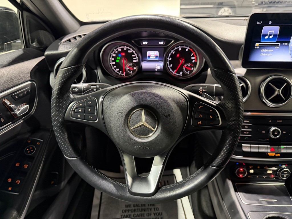 2020 Mercedes-Benz GLA-Class Image 24