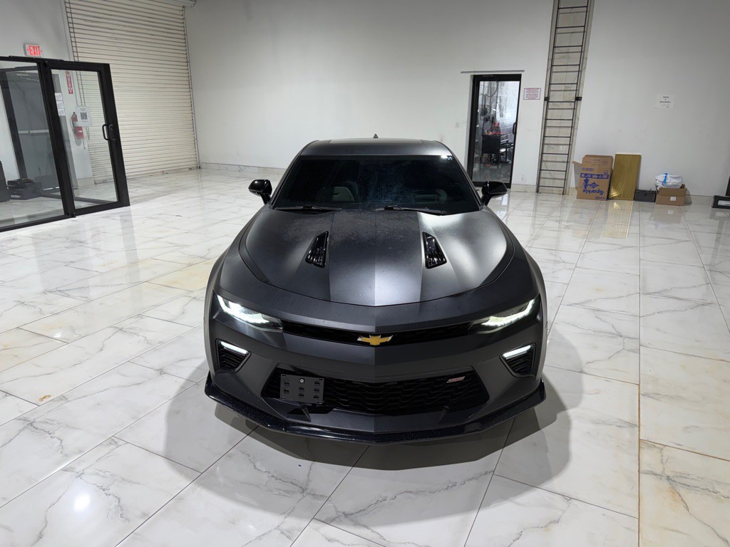 2018 Chevrolet Camaro Image 2