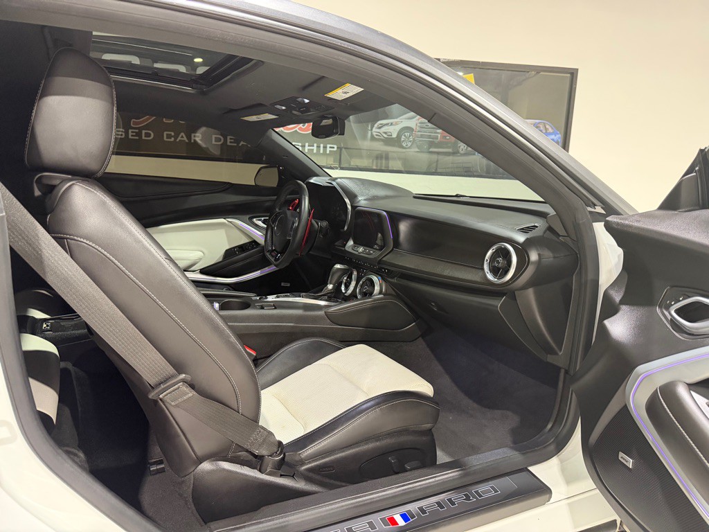 2018 Chevrolet Camaro Image 14