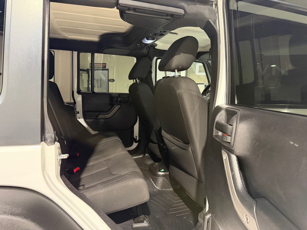 2015 Jeep Wrangler Unlimited Image 14