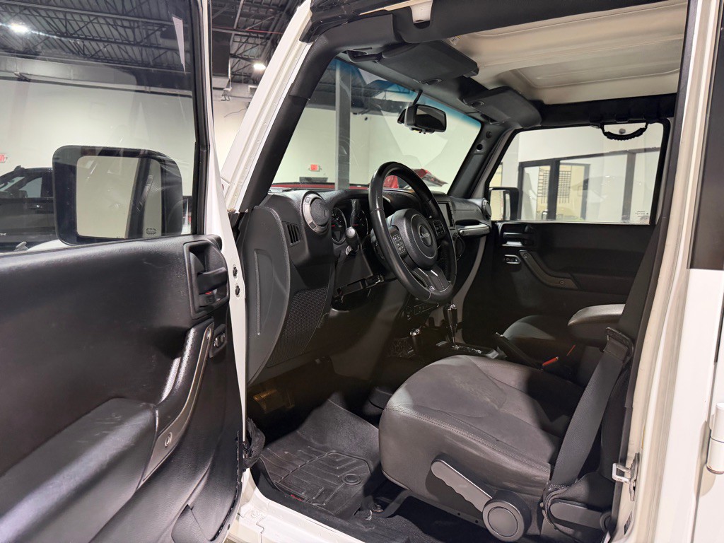 2015 Jeep Wrangler Unlimited Image 16