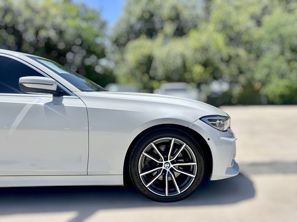 2020 BMW 3 Series Image 9