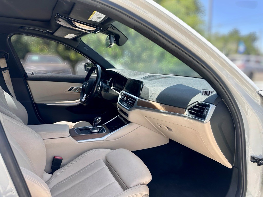2020 BMW 3 Series Image 24