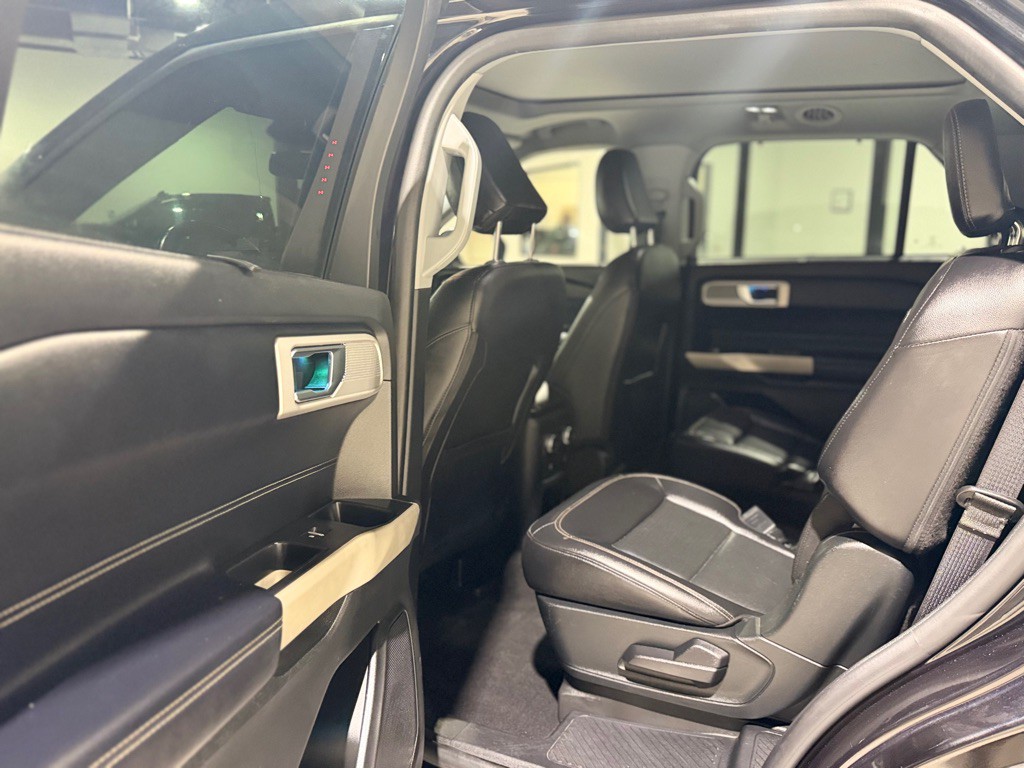 2021 Ford Explorer Image 12