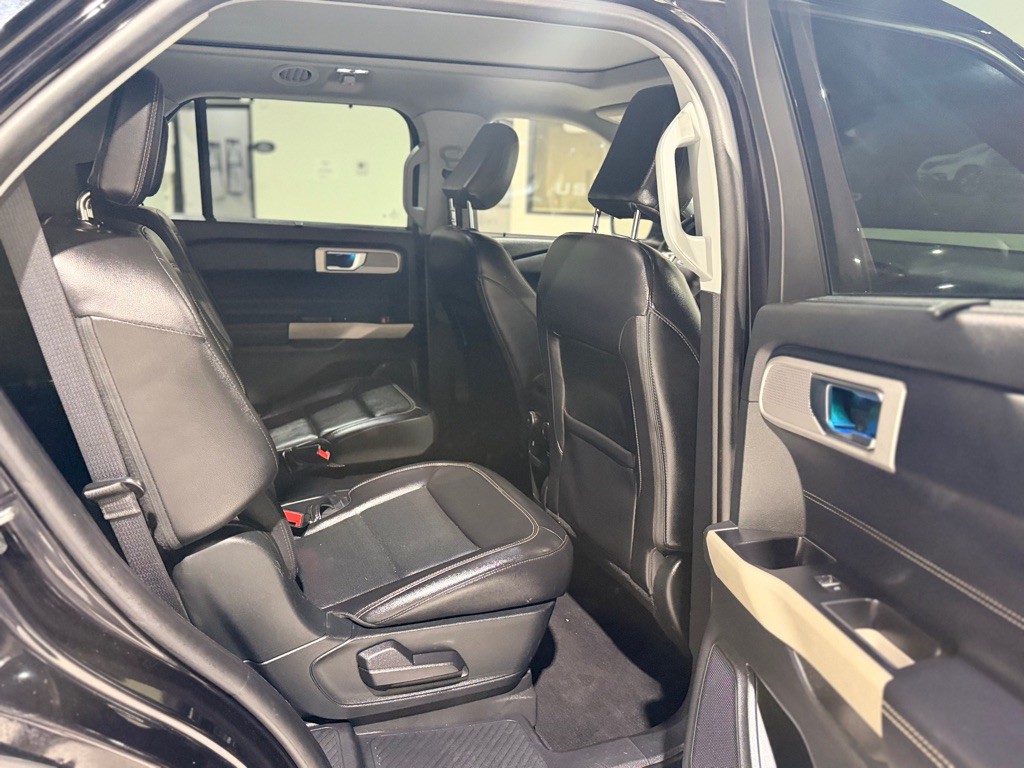2021 Ford Explorer Image 13