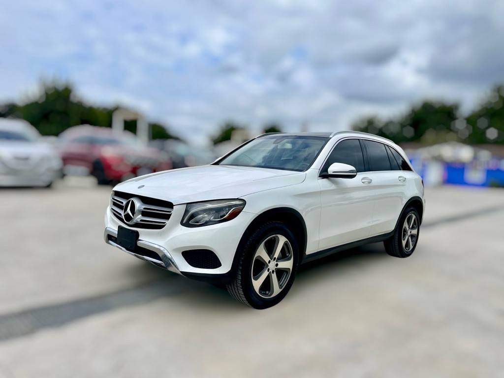 2017 Mercedes-Benz GLC-Class Image 1