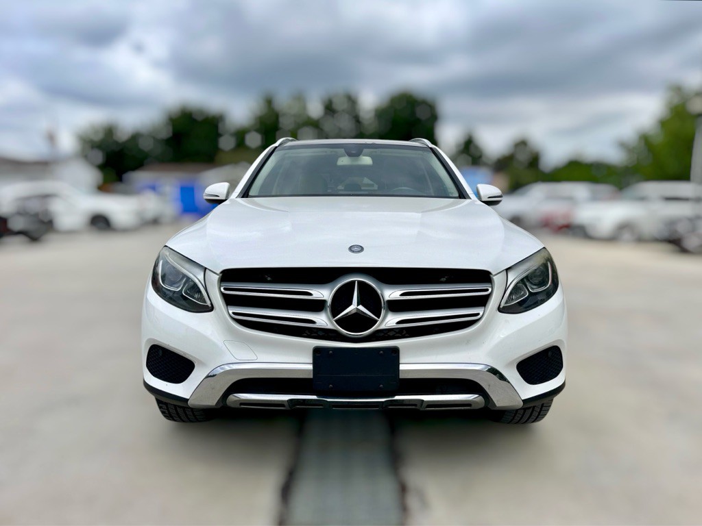 2017 Mercedes-Benz GLC-Class Image 2
