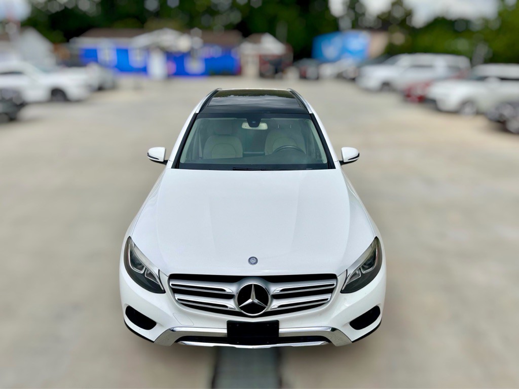 2017 Mercedes-Benz GLC-Class Image 3