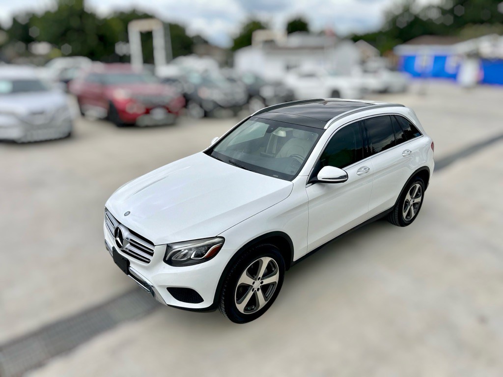 2017 Mercedes-Benz GLC-Class Image 4