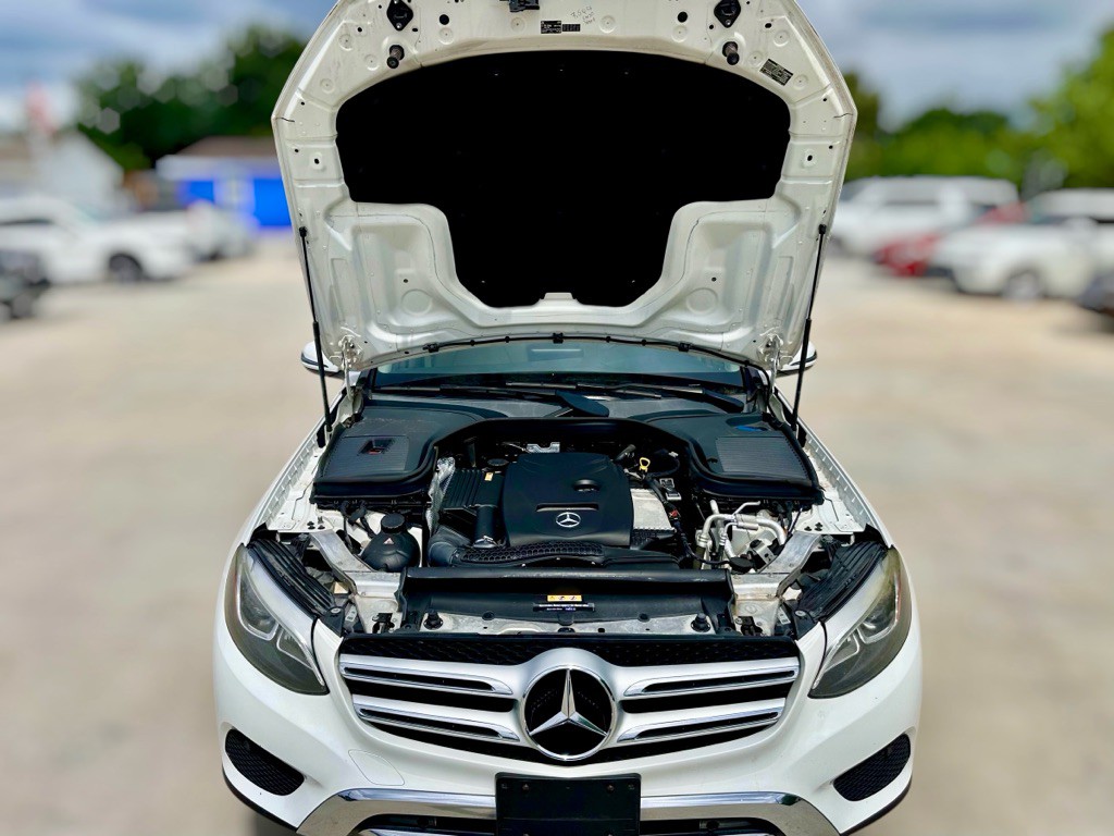 2017 Mercedes-Benz GLC-Class Image 14