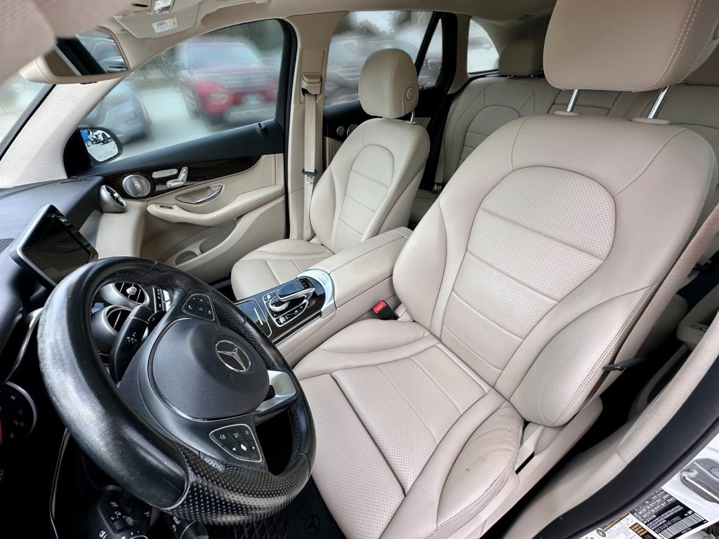 2017 Mercedes-Benz GLC-Class Image 17
