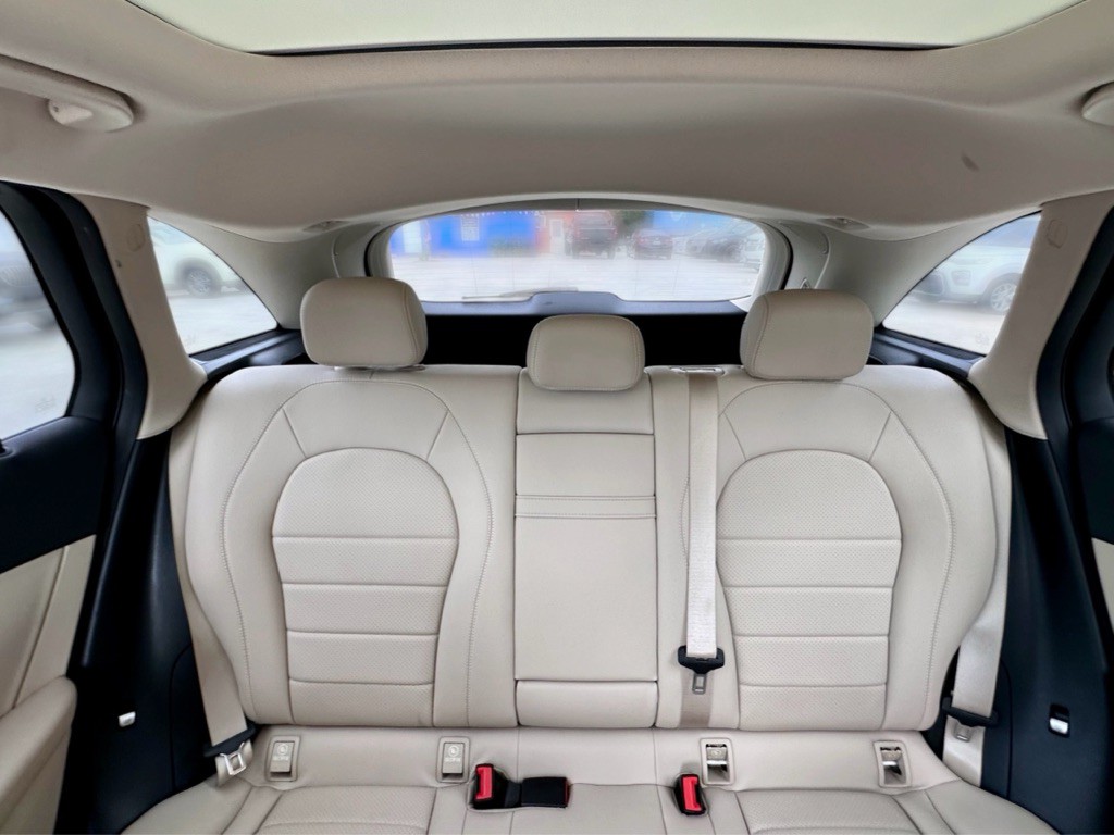 2017 Mercedes-Benz GLC-Class Image 18
