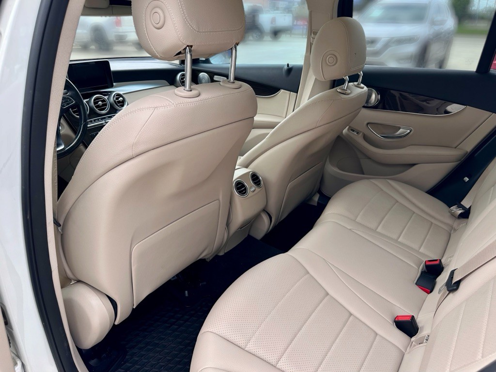 2017 Mercedes-Benz GLC-Class Image 19