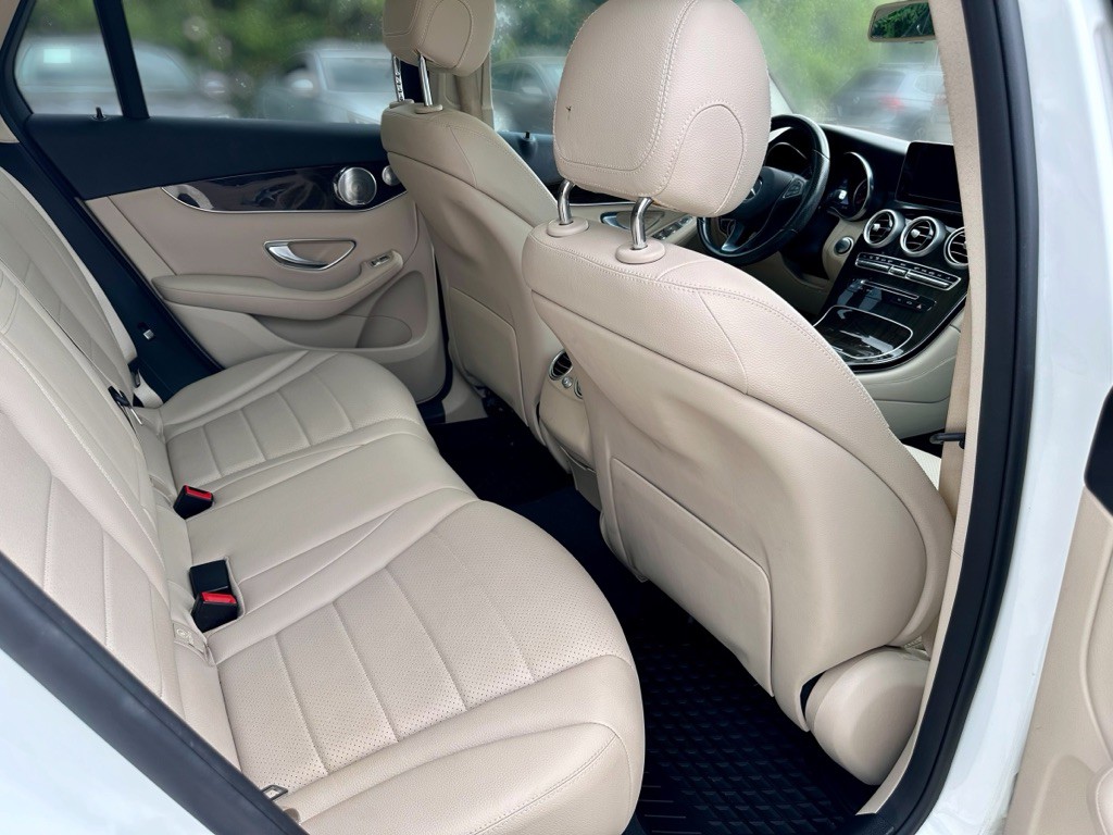 2017 Mercedes-Benz GLC-Class Image 25