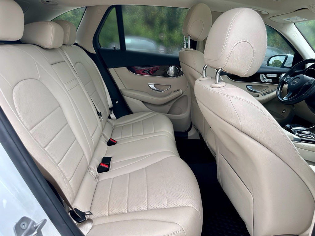 2017 Mercedes-Benz GLC-Class Image 26