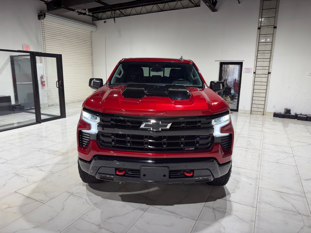 2024 Chevrolet Silverado 1500 Image 2