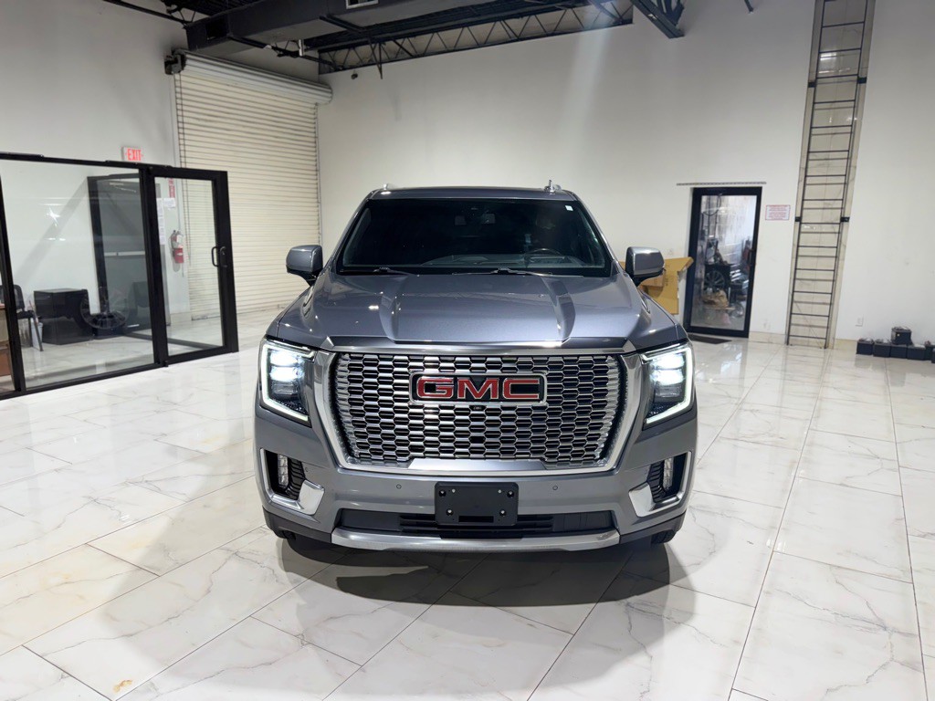 2022 GMC Yukon Image 2