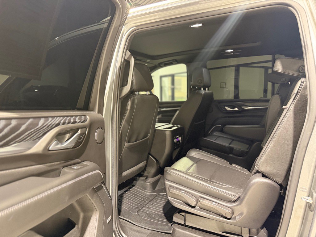 2022 GMC Yukon Image 12
