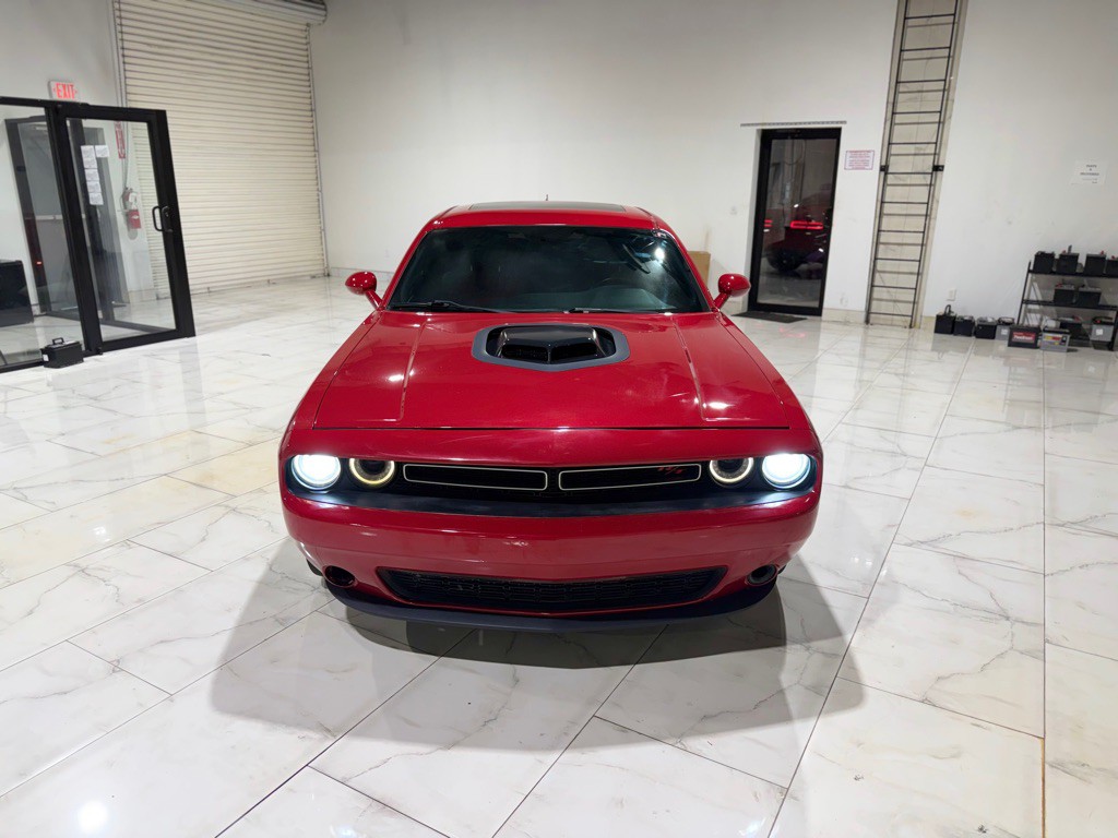 2015 Dodge Challenger Image 2