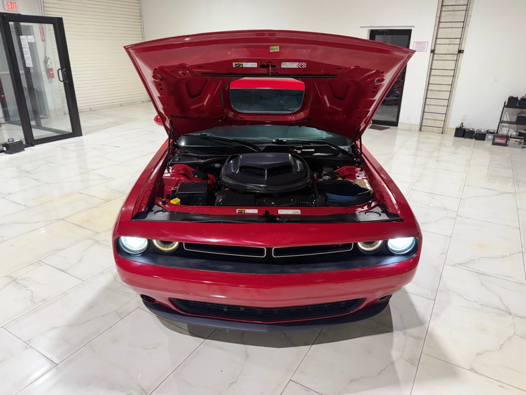 2015 Dodge Challenger Image 4