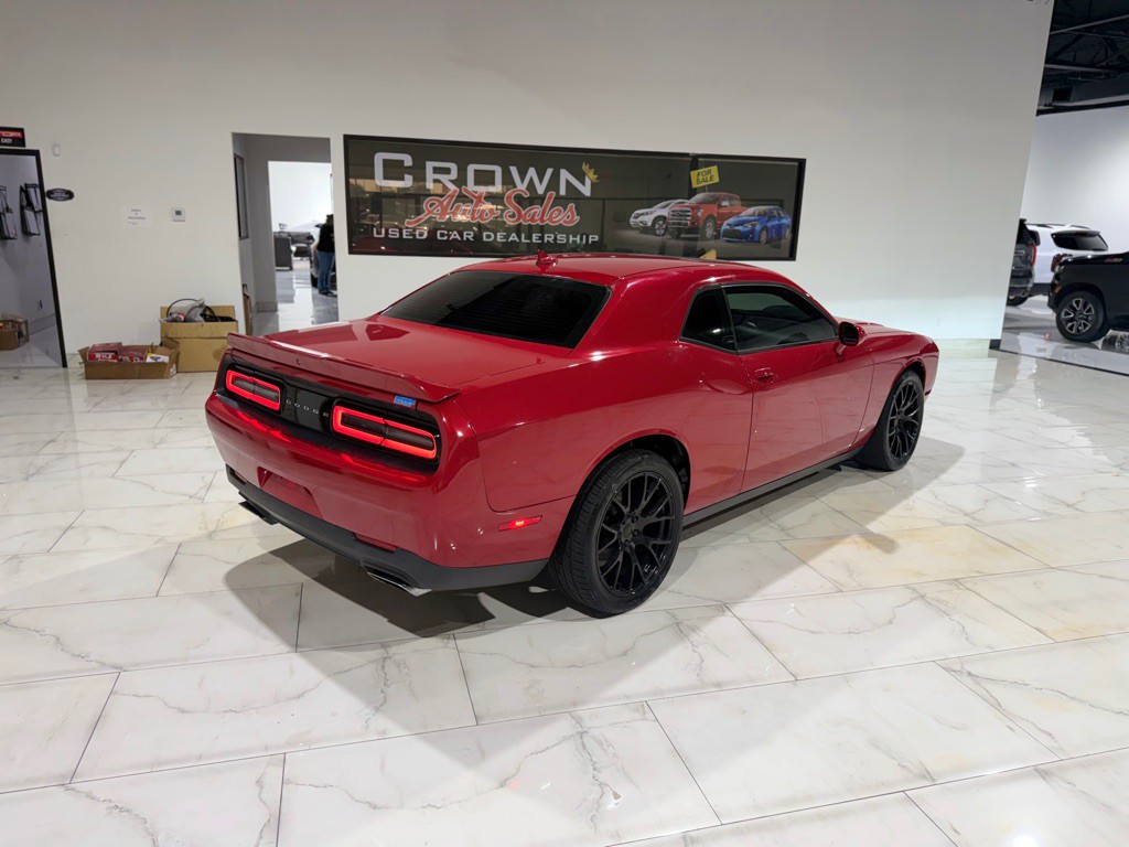 2015 Dodge Challenger Image 8