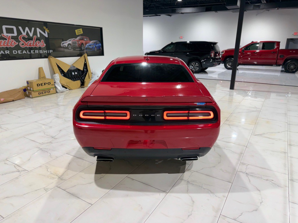 2015 Dodge Challenger Image 9