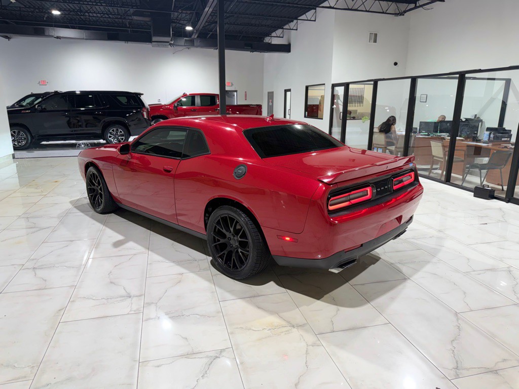 2015 Dodge Challenger Image 10