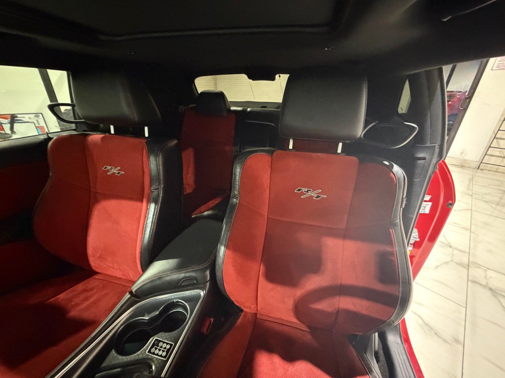 2015 Dodge Challenger Image 14