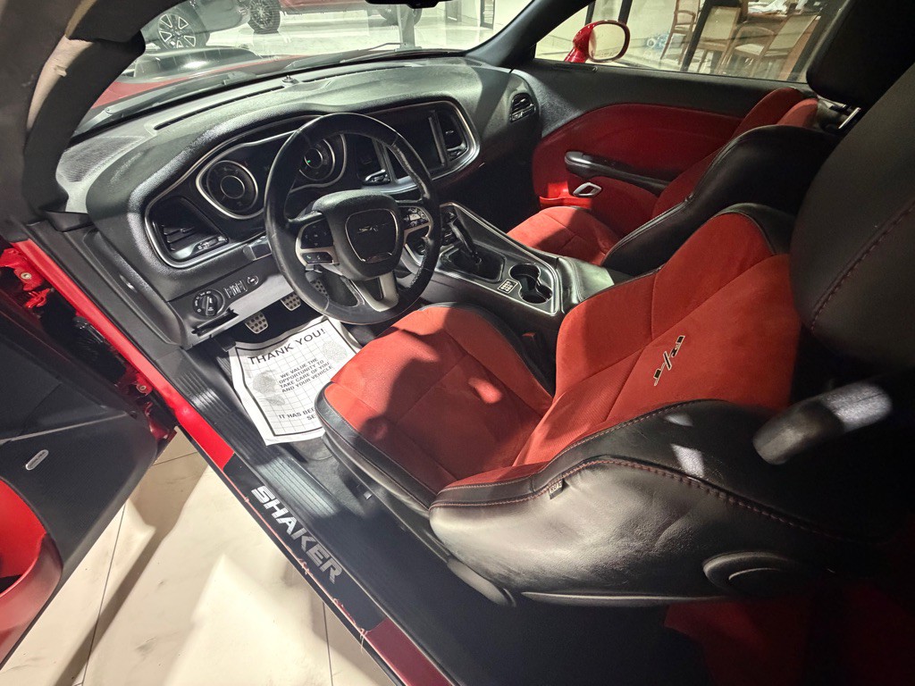 2015 Dodge Challenger Image 15