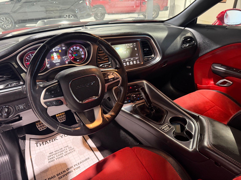 2015 Dodge Challenger Image 16