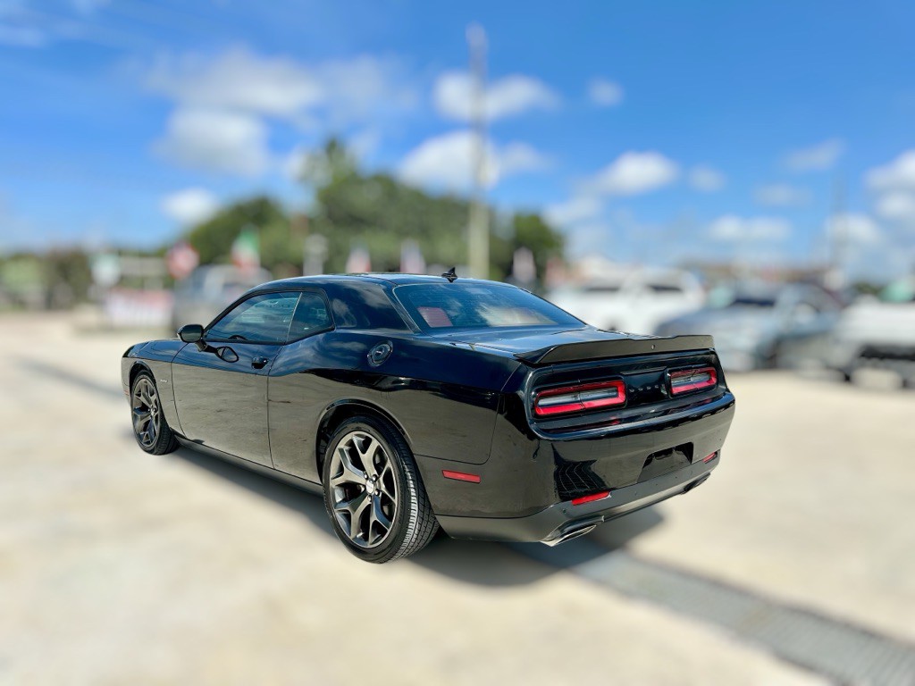 2015 Dodge Challenger Image 6