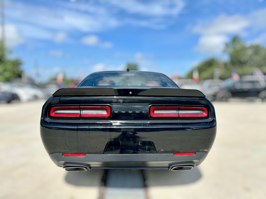 2015 Dodge Challenger Image 7